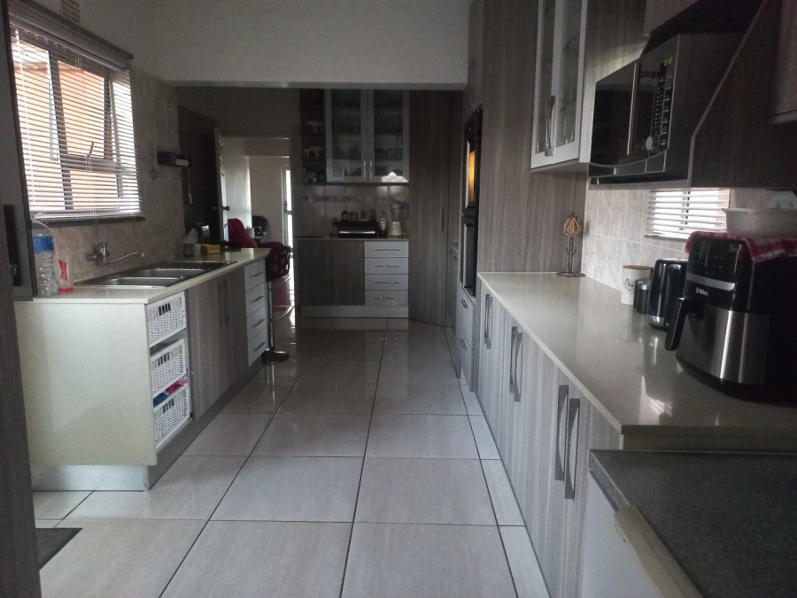 3 Bedroom Property for Sale in Austinville Western Cape